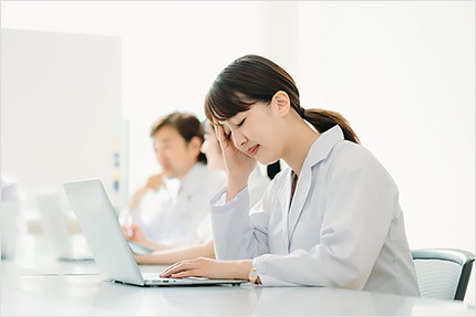 「医師の働き方改革」で医師は休めるようになったのか？　調査から現場の実態を読み解く