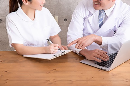 病院の労務管理とは？　課題・実務の内容・対策方法などを解説